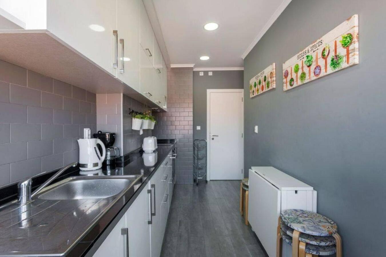 Be Local - Apartment With 2 Bedrooms In Moscavide - ליסבון מראה חיצוני תמונה